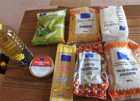 nuotrauka su įvairiais maisto produktais, turinčiais folio rūgšties
