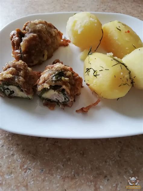 paruošti kiaušiniai su džiovintų grybų įdaru