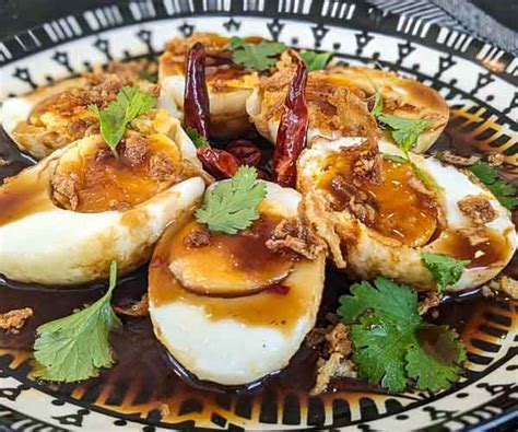 Son-in-law eggs (Khao Luk Koey)