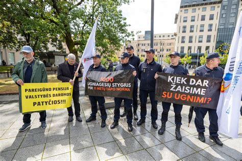 Pareigūnų ir karių tarnybos stažas pensijai gauti