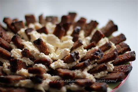 Kepta duona su įvairiais priedais