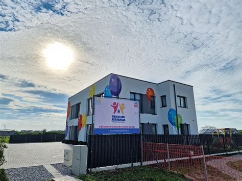 Vaikų darželis Bulgarijoje su baseinu