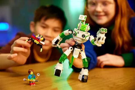 vaikai su LEGO konstruktoriais