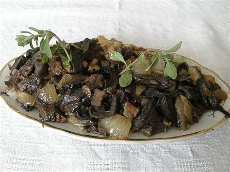 Miškas su grybais