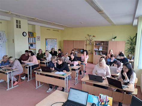 pedagogai mokosi