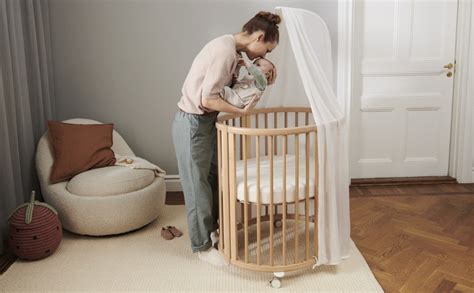 Stokke Sleepi Oval lovytė - saugumas ir dizainas