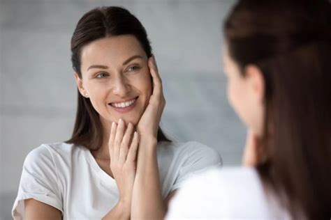 Schema, paaiškinanti prostaglandinų poveikį menstruacijų metu