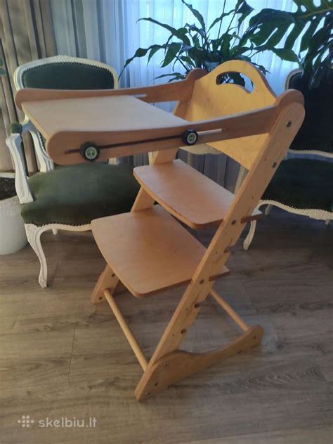 Reguliuojama medinė vaikiska kėdutė