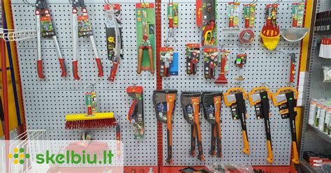 Įvairūs sodo ir daržo įrankiai