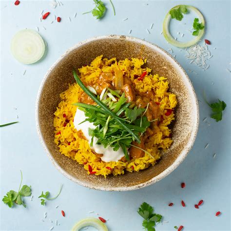 Indas su skaniais ir spalvingais vegetariškais patiekalais vaikams.