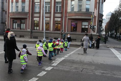 Schema: proceso eiga priimant vaikus į darželius