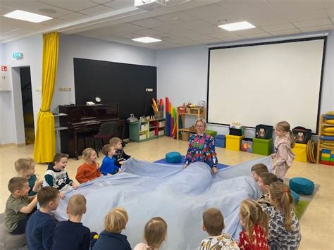 Vaikai, dalyvaujantys interaktyviame seminare