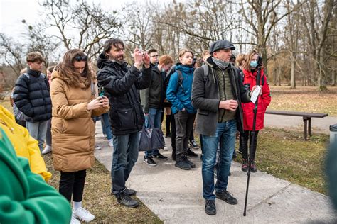 Istorinė nuotrauka, vaizduojanti organizacijos „Save the Children“ veiklą ankstyvaisiais metais