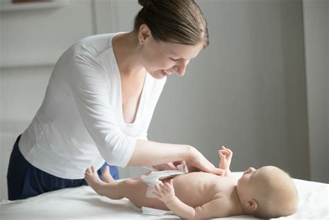 Vaiko oda su sauskelnėmis ir be jos