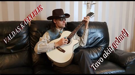 Valdas Karklelis su gitara