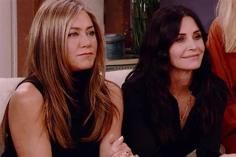 Jennifer Aniston ir jos kolegos iš serialo 