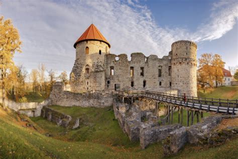 Viduramžių pilis Šventojoje Žemėje