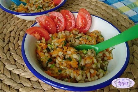 Perlinių kruopų košė su daržovėmis