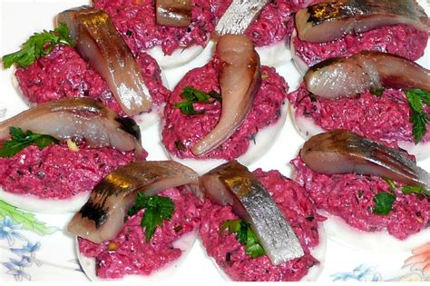 įvairūs silkės patiekalai
