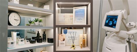 Vaistinės vitrina su įvairiais sveikatos ir grožio produktais