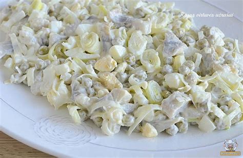 Pagrindinis silkės su kiaušiniais ir žirneliais receptas: ingredientai ir paruošimas