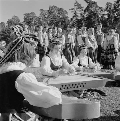 Ansamblis „Armonika“ scenoje