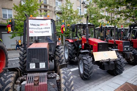 Ūkininkai protestuoja prie Vyriausybės