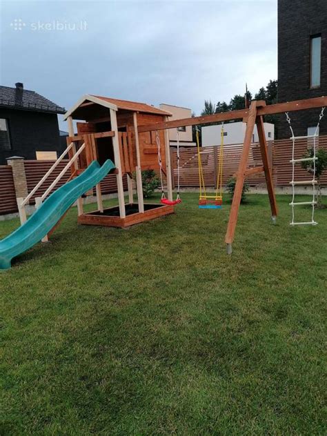 Vaikiškos žaidimų aikštelės temomis su gyvūnais