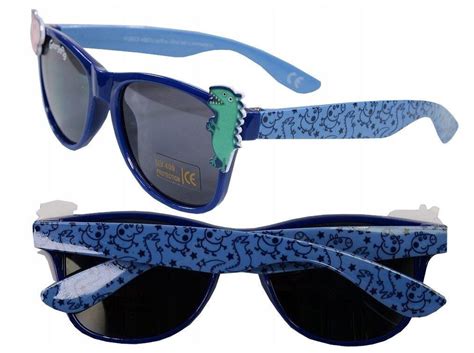 vaikiški akiniai nuo saulės ir šalmas