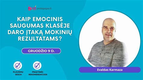 Evaldas Karmaza skaito paskaitą mokiniams