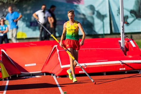 Šuolis su katapulta