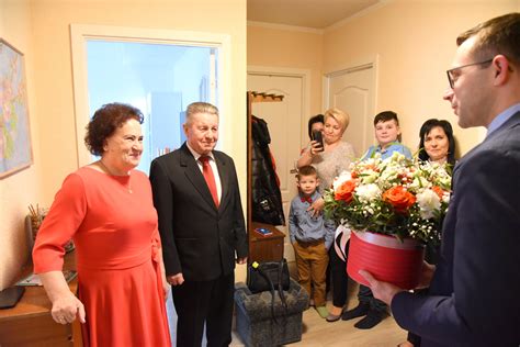 Šeima kartu tvarkosi namus