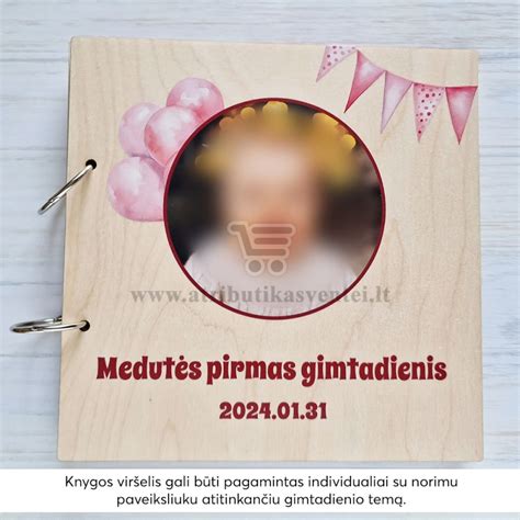 Knyga su citatomis ir gimtadienio atributika