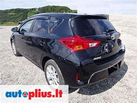 Toyota Auris automobilis