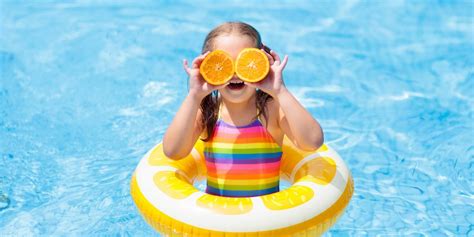 Infografika: Vaikų plaukimo nauda sveikatai