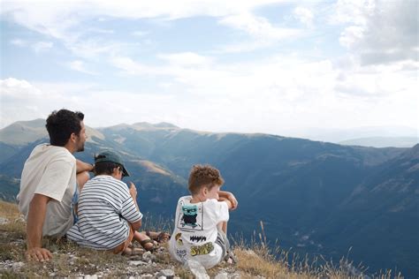 šeima su trimis vaikais