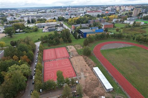 Modernus sporto aikštynas Rukloje