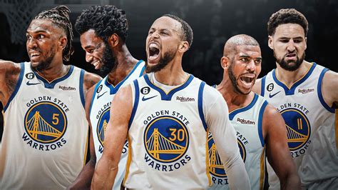 Vaizdas su vaikais, dėvinčiais „Golden State Warriors“ aprangą