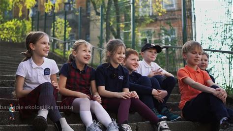 vaikai atsako i klausimus viktorinoje