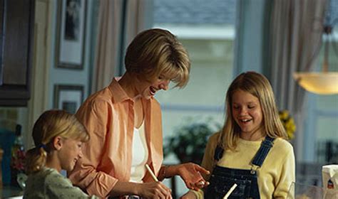 Mėnulio smėlio gaminimas su vaikais