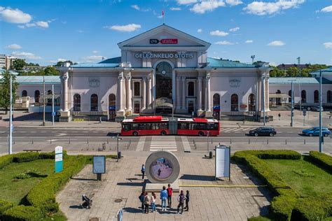 Traukinių ekspozicija geležinkelio stotyje
