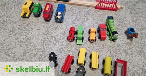 Mediniai traukinukų bėgiai ir traukinukai