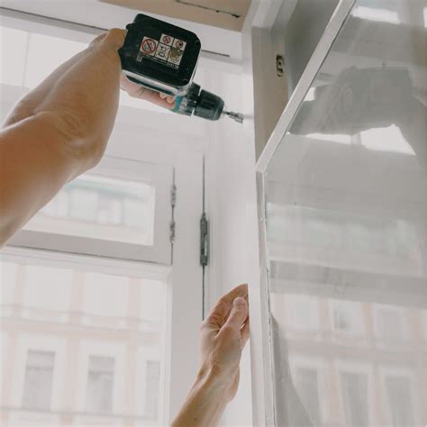 Baldų tvirtinimas prie sienos vaikų kambaryje