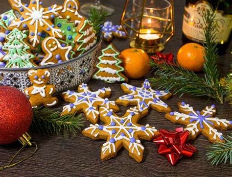 Kalėdiniai sausainiai su glajumi