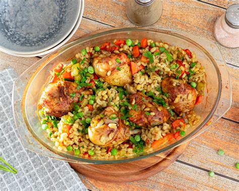 Sveikas sorų kruopų troškinys su vištiena