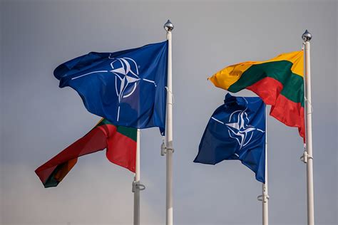 Lietuvos ir Prancūzijos vėliavos