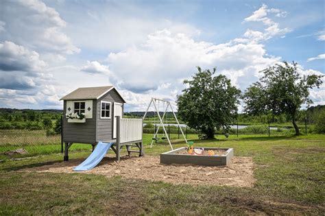 vaikų žaidimų namelis sodyboje