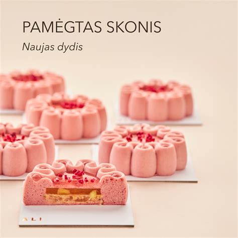 Nuotrauka su šviežiomis, ką tik nuskintomis žemuogėmis