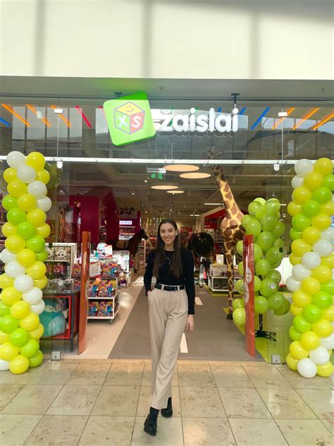 Žaislų ir drabužių asortimentas vaikams