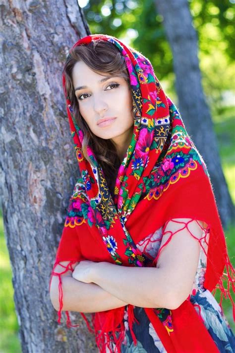 Moteris, naudojanti rebozo skara